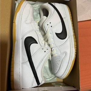 Men’s size 8 Nike Dunk Low Pro like new